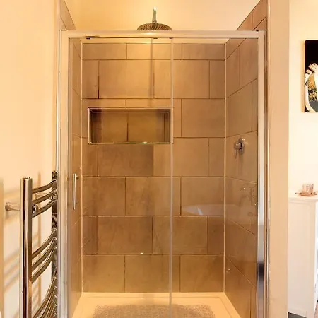 Willow Tree - Dog Friendly, Spacious & Central Whitby