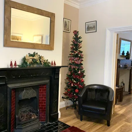 Willow Tree - Dog Friendly, Spacious & Central * Whitby