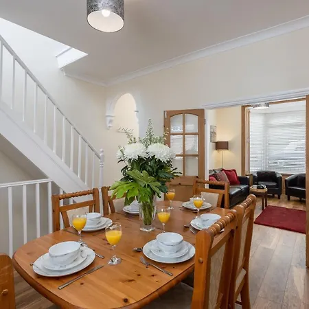 Willow Tree - Dog Friendly, Spacious & Central