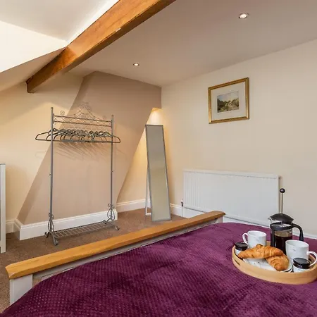 Willow Tree - Dog Friendly, Spacious & Central *