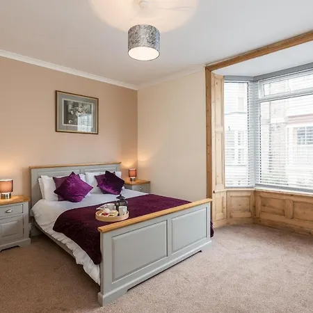 Willow Tree - Dog Friendly, Spacious & Central Whitby
