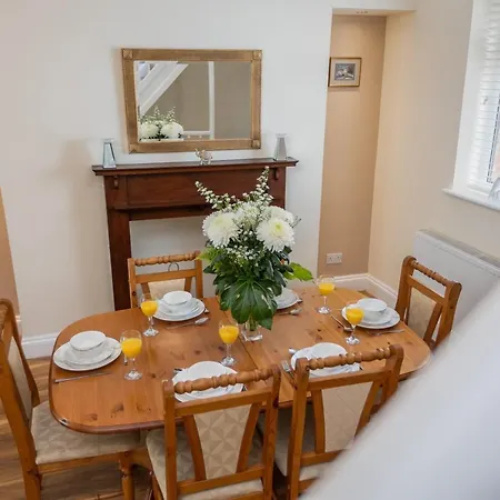 Willow Tree - Dog Friendly, Spacious & Central Prázdninový dům